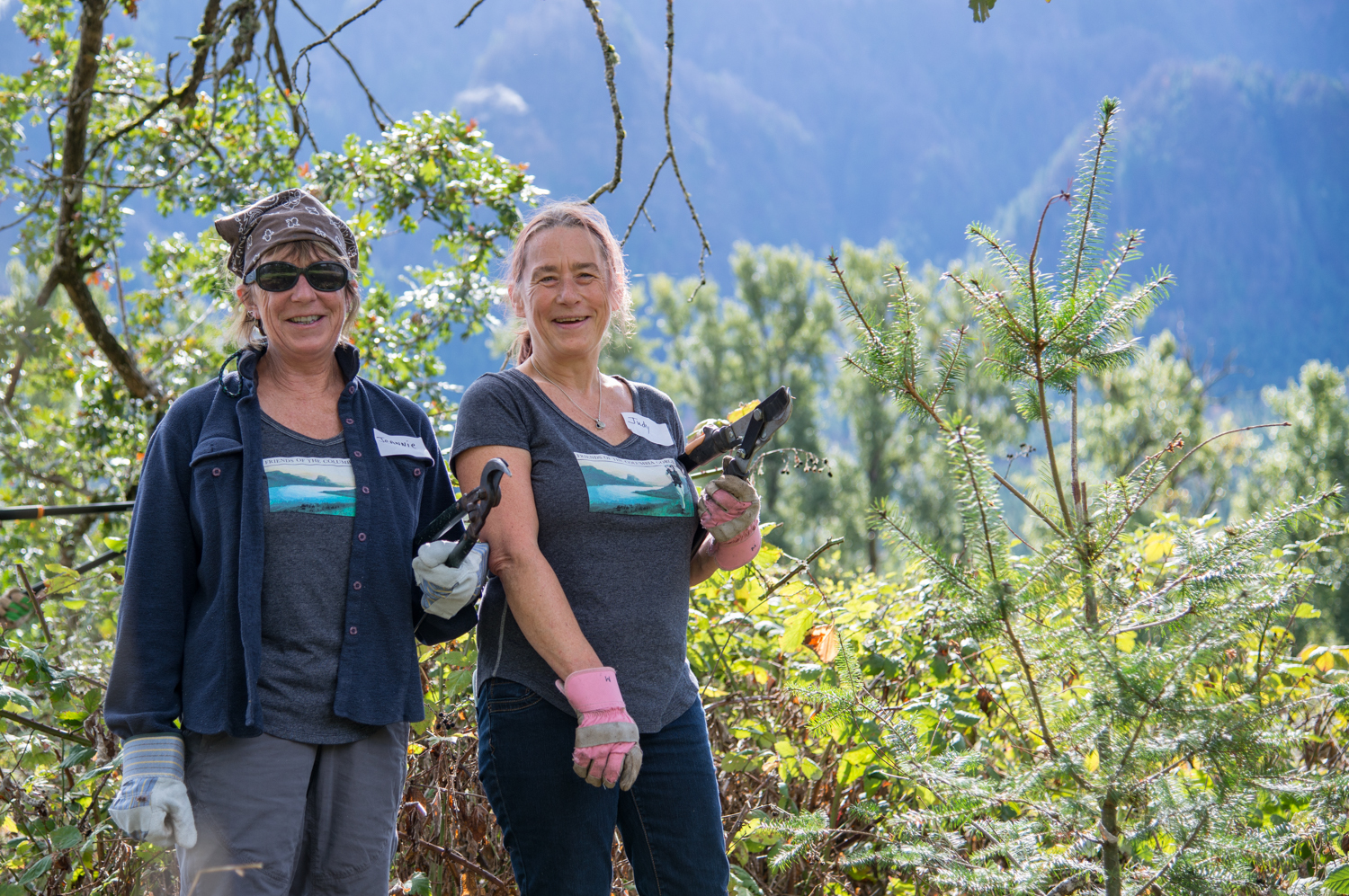 Stewardship Sisters Grow Roots in the Gorge
