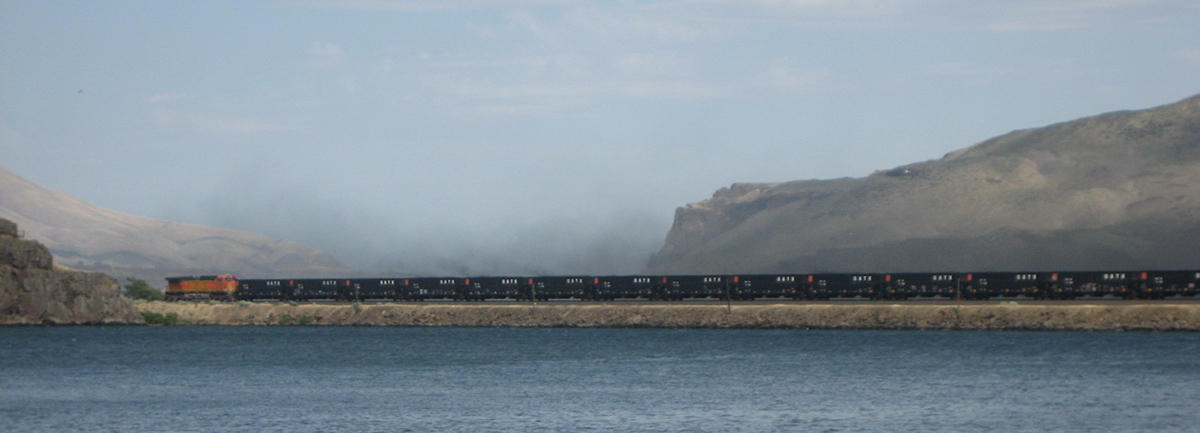BNSF Agrees to Clean Up Waterways Soiled by Coal Leaking From Trains