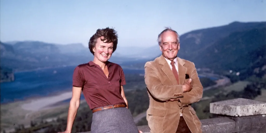 Friends' Founder Nancy Russell with John Yeon at Crown Point, 1980. Photo from Friends' archive.