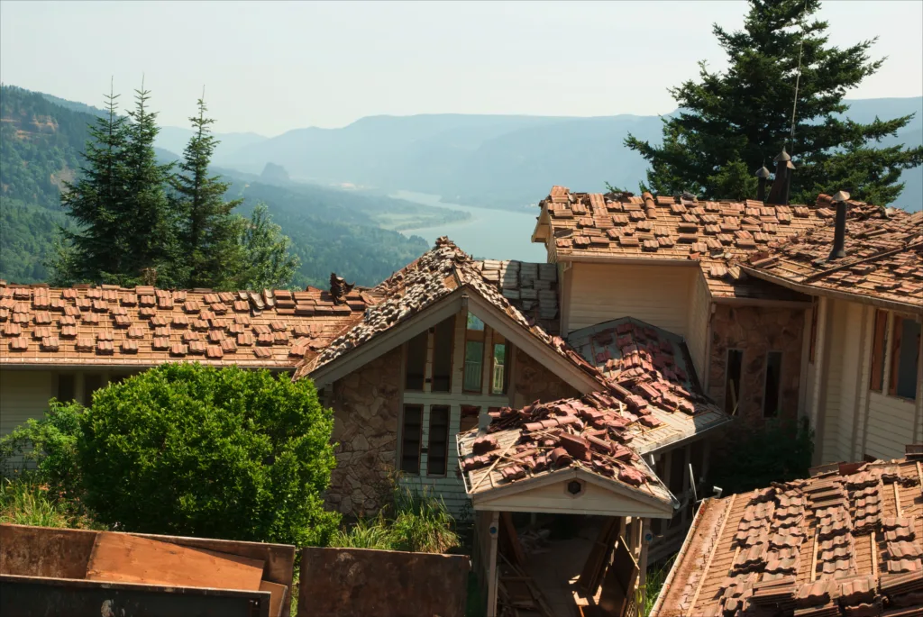 The only house of a planned subdivision at Cape Horn to be built was demolished in 2009 after it was purchased by Friends' land trust. The Nancy Russell Overlook is located there today.