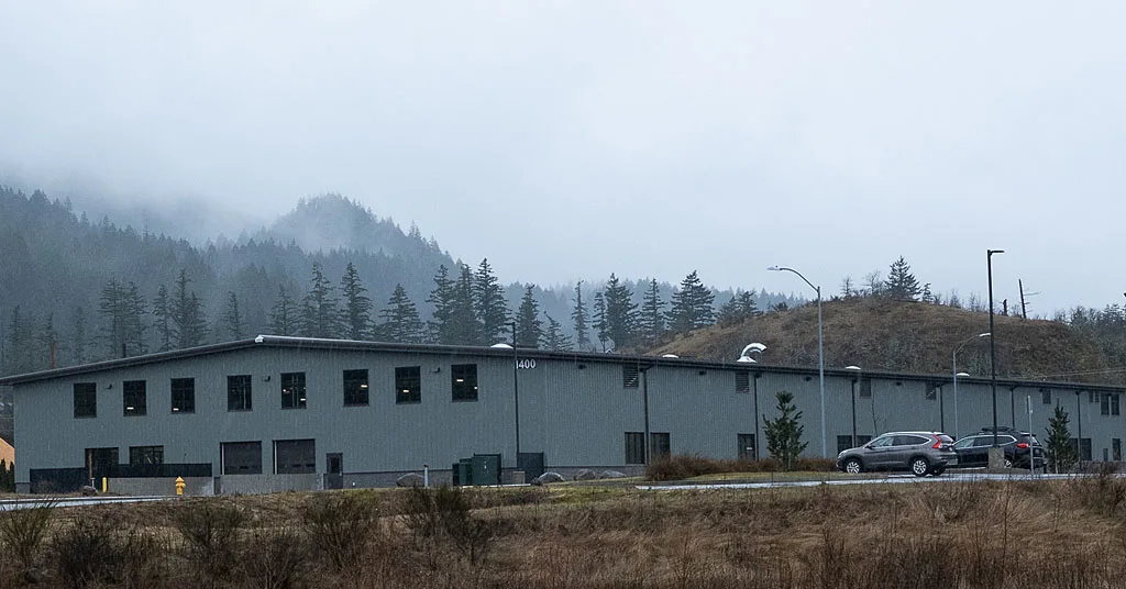 Flex 6 building, site of proposed data center in Cascade Locks (Jurgen Hess, Columbia Insight)