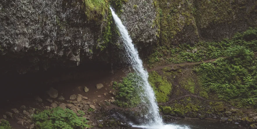 Ponytail Falls. Photo by Leighandra Rater.