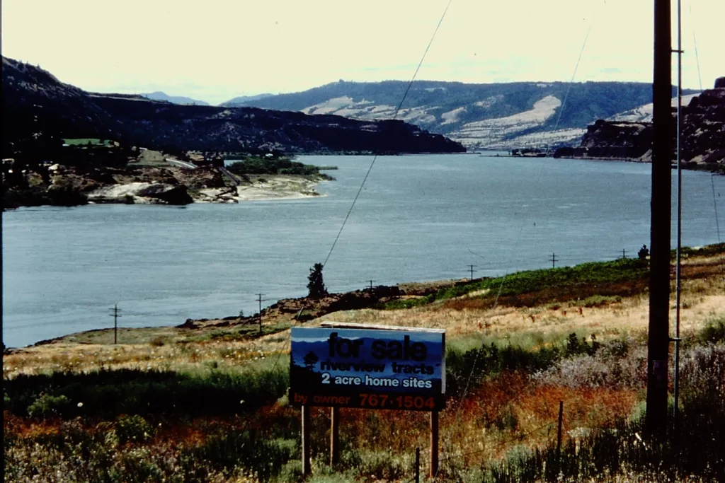 1980: Pre-Scenic Area Act, real estate for sale along the Columbia River in the eastern Gorge. (photo: Friends' archive)