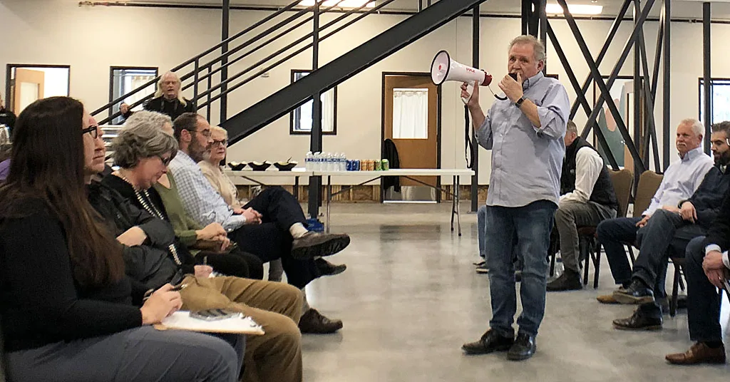 Roundhouse CEO Stephen D. King addresses concerned Cascade Locks residents at a aMarch 15 open house inside the Flex 6 building. © Columbia Insight/Nathan Gilles